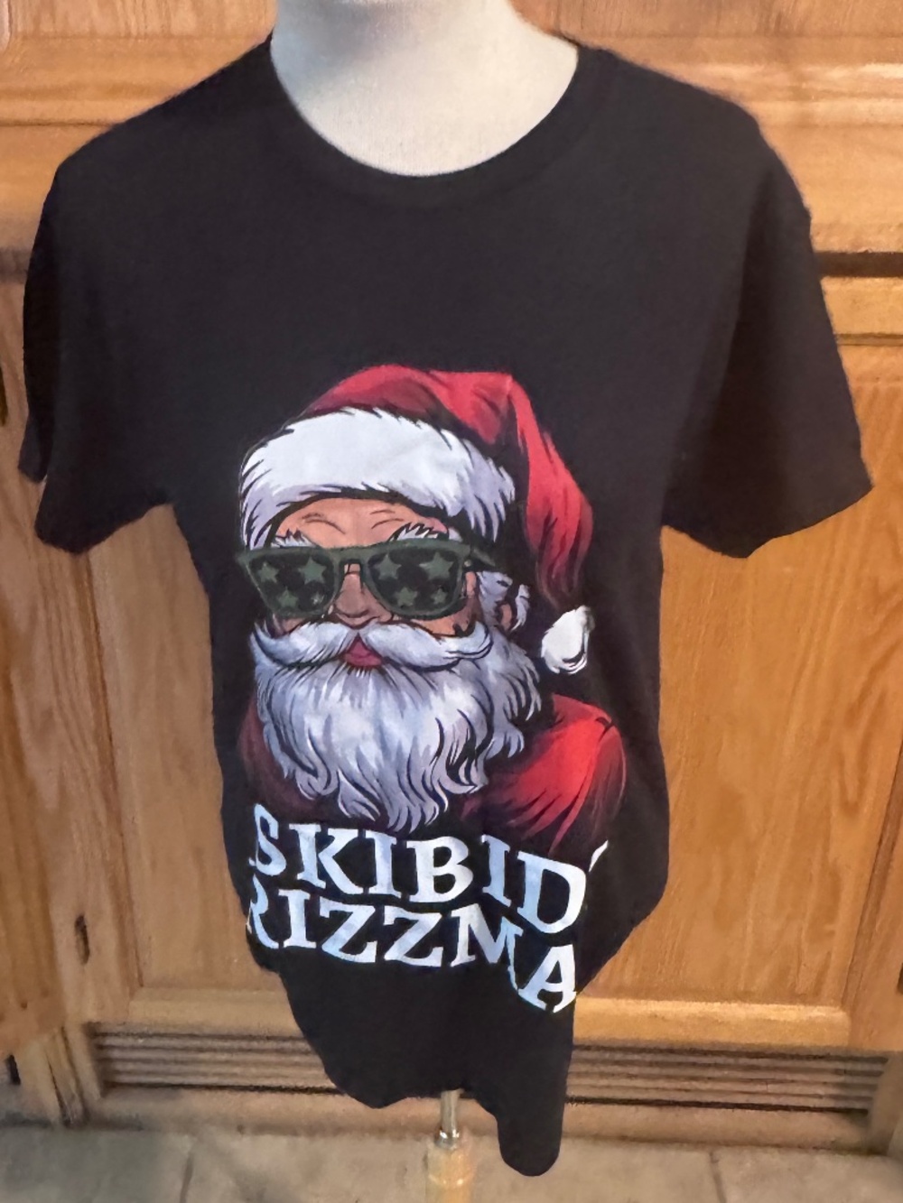 Men's Gildan Heavy Cotton Small Crew Neck Black T-Shirt "Skibidi Rizzmas" Santa